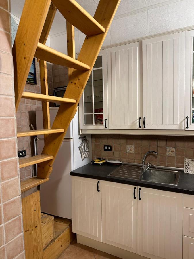 Tiny House - Spaccanapoli Apartment Luaran gambar